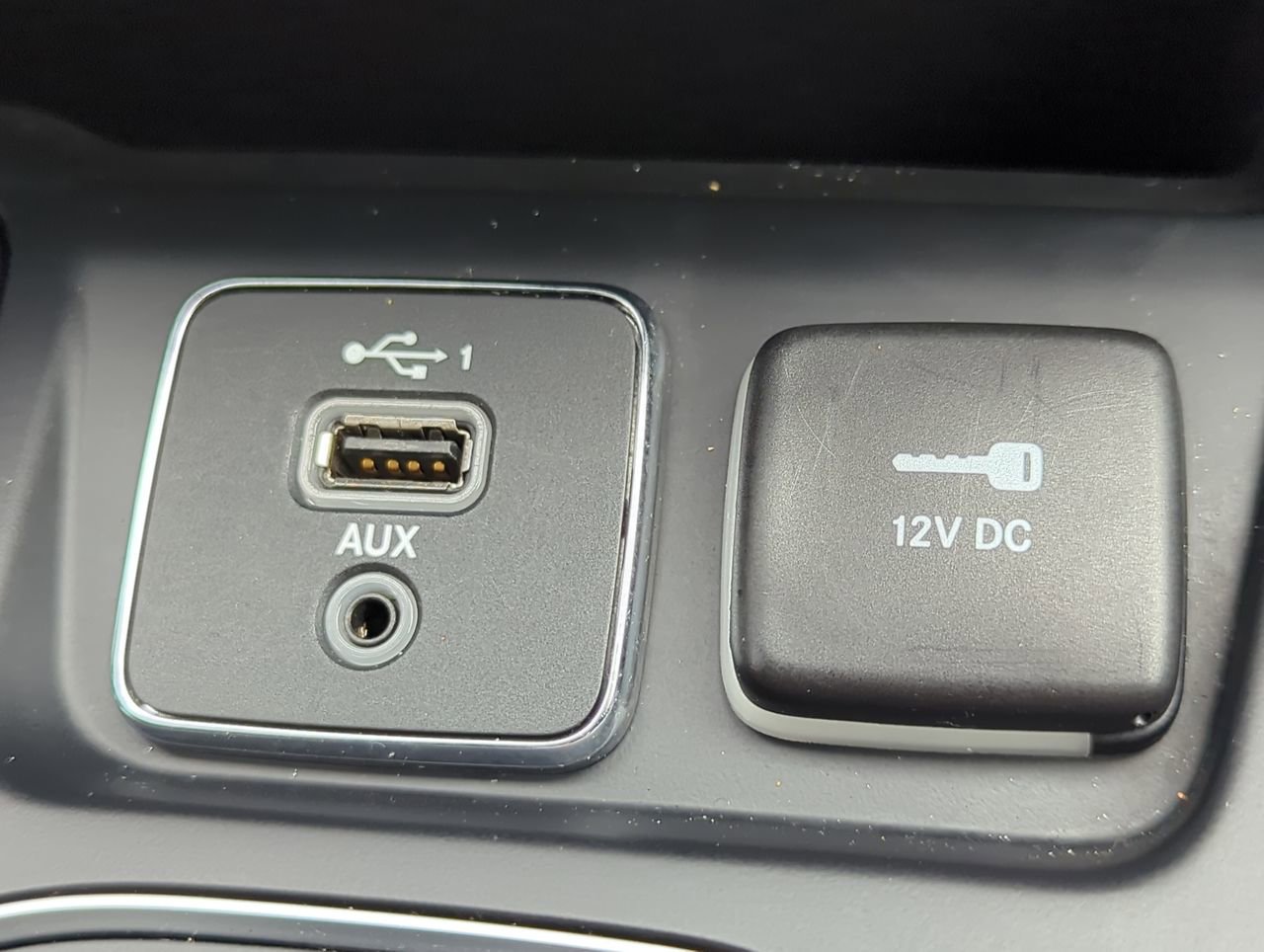 Used 2020 Jeep Cherokee Latitude FWD image 19
