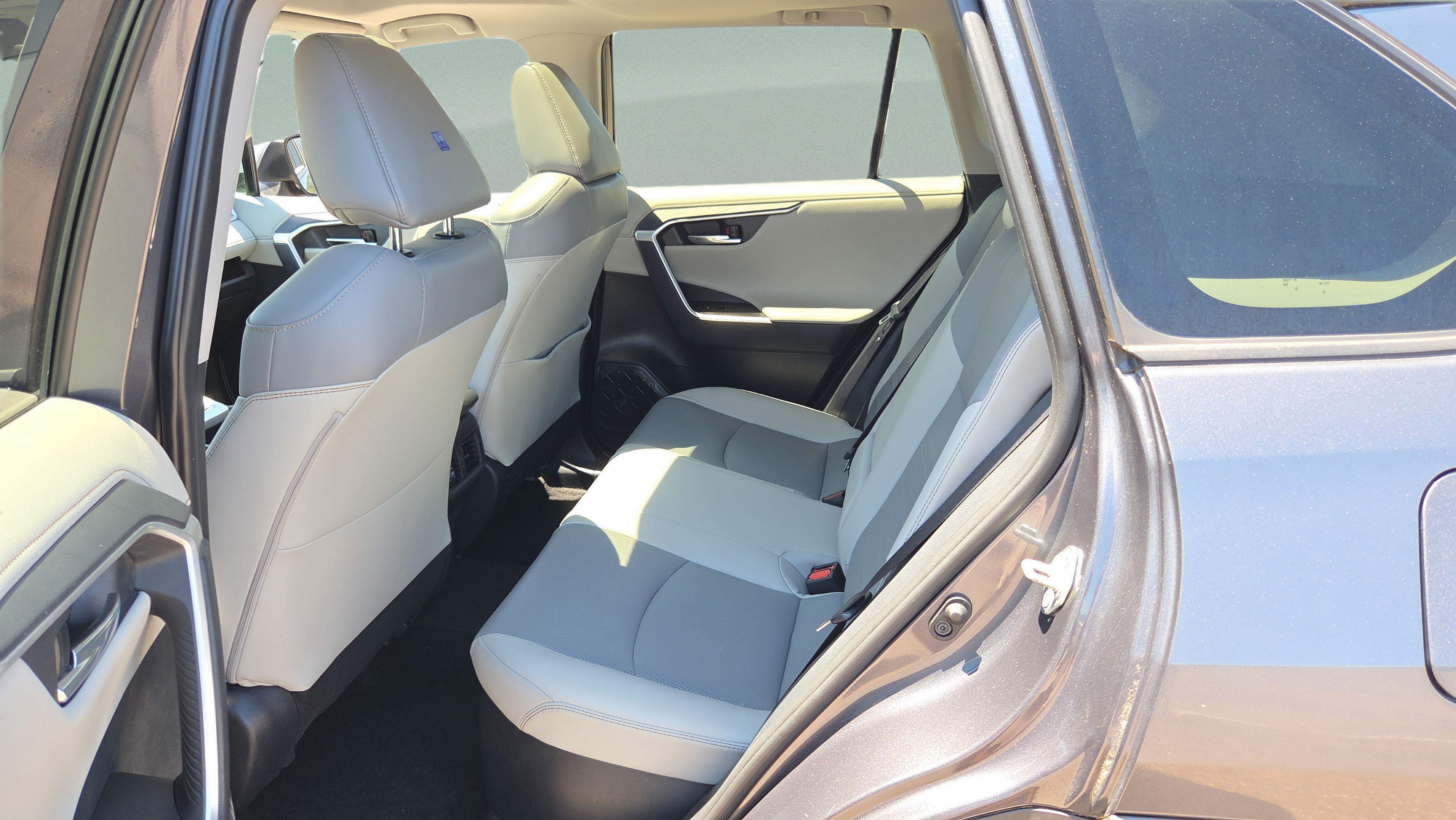 Used 2019 Toyota RAV4 Limited w/ Limited Grade Weather Package AWD/4WD image 11