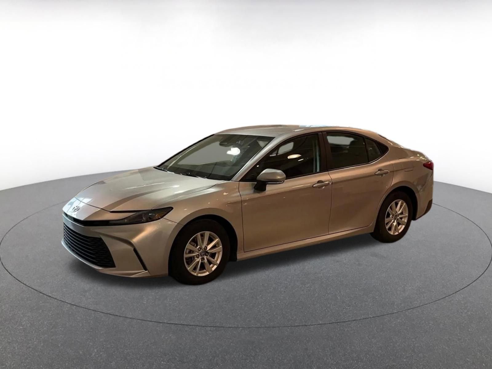 Used 2025 Toyota Camry LE FWD image 8