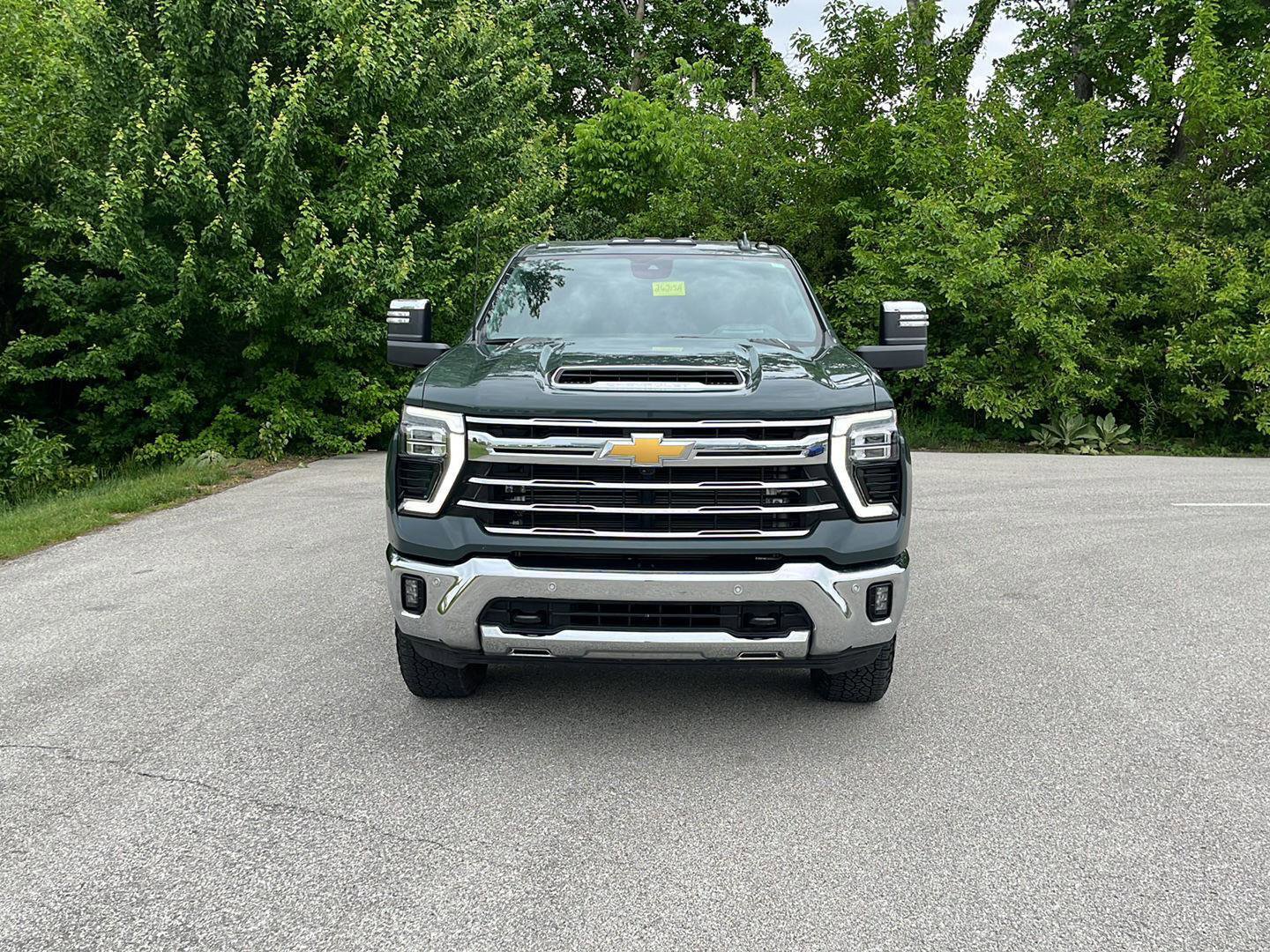 Used 2025 Chevrolet Silverado 3500 LTZ w/ LTZ Plus Package AWD/4WD image 9