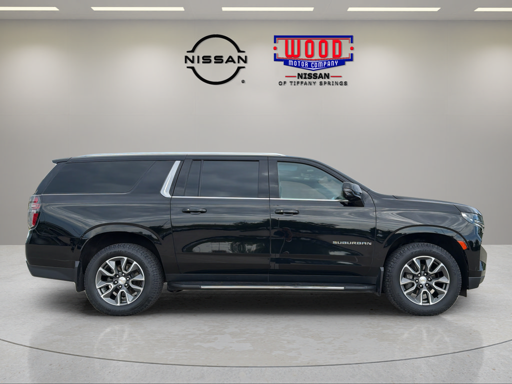 Used 2021 Chevrolet Suburban LT w/ LT Signature Package AWD/4WD image 2