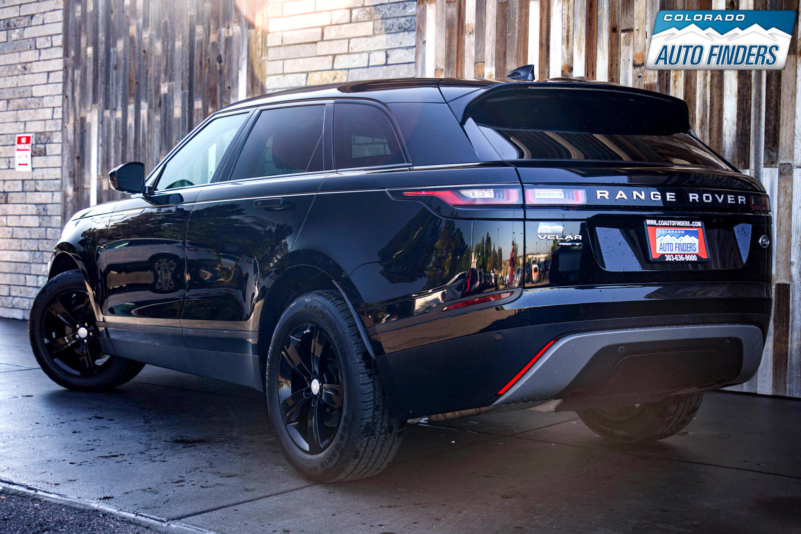 Used 2020 Land Rover Range Rover Velar S image 3