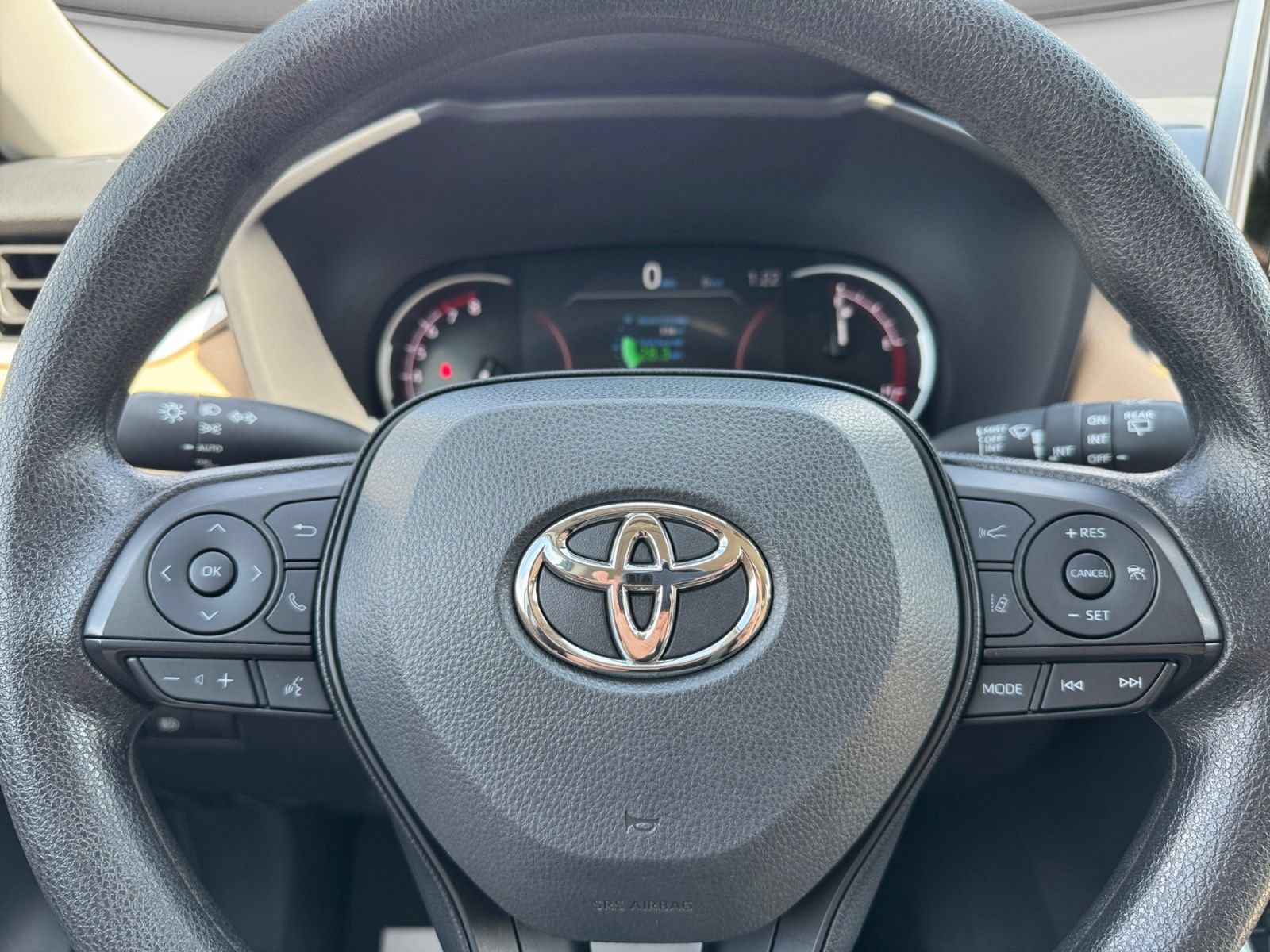 Used 2025 Toyota RAV4 XLE AWD/4WD image 17