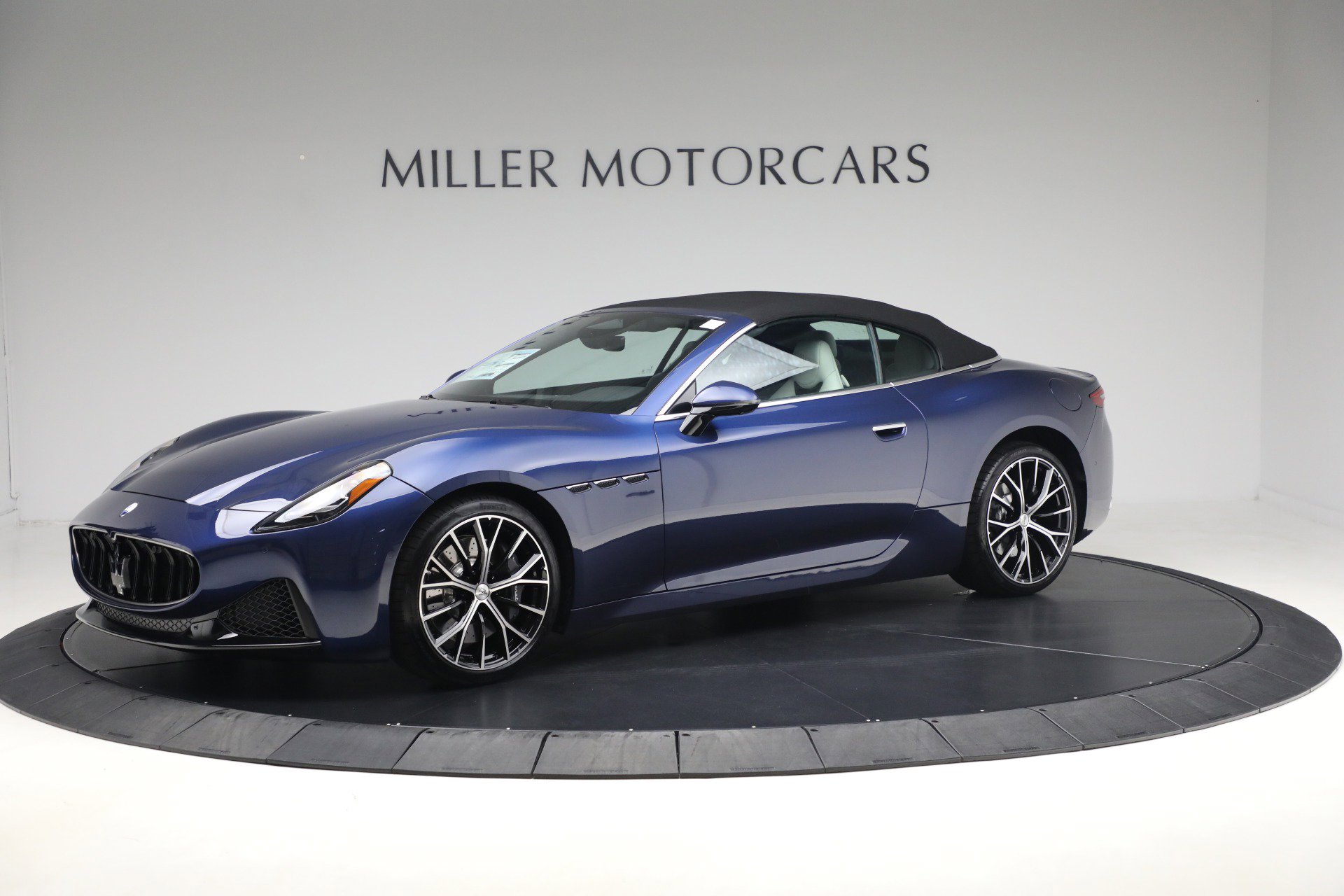 New 2026 Maserati GranCabrio Modena image 8