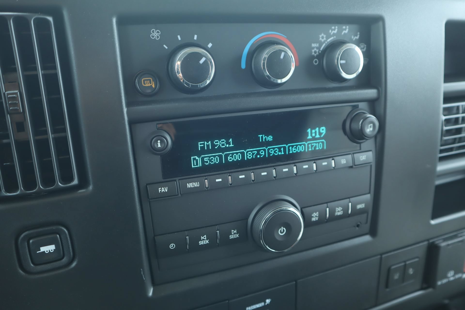 New 2026 GMC Savana 3500 w/ Driver Convenience Package RWD image 7