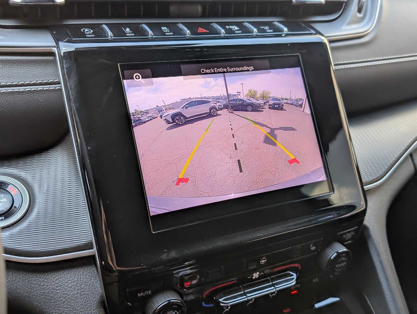 Used 2025 Jeep Grand Cherokee Altitude AWD/4WD image 16