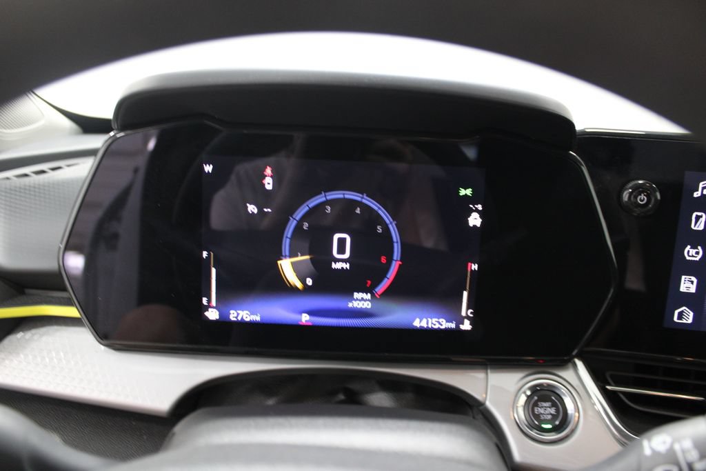 Used 2025 Chevrolet Trax LT FWD image 37
