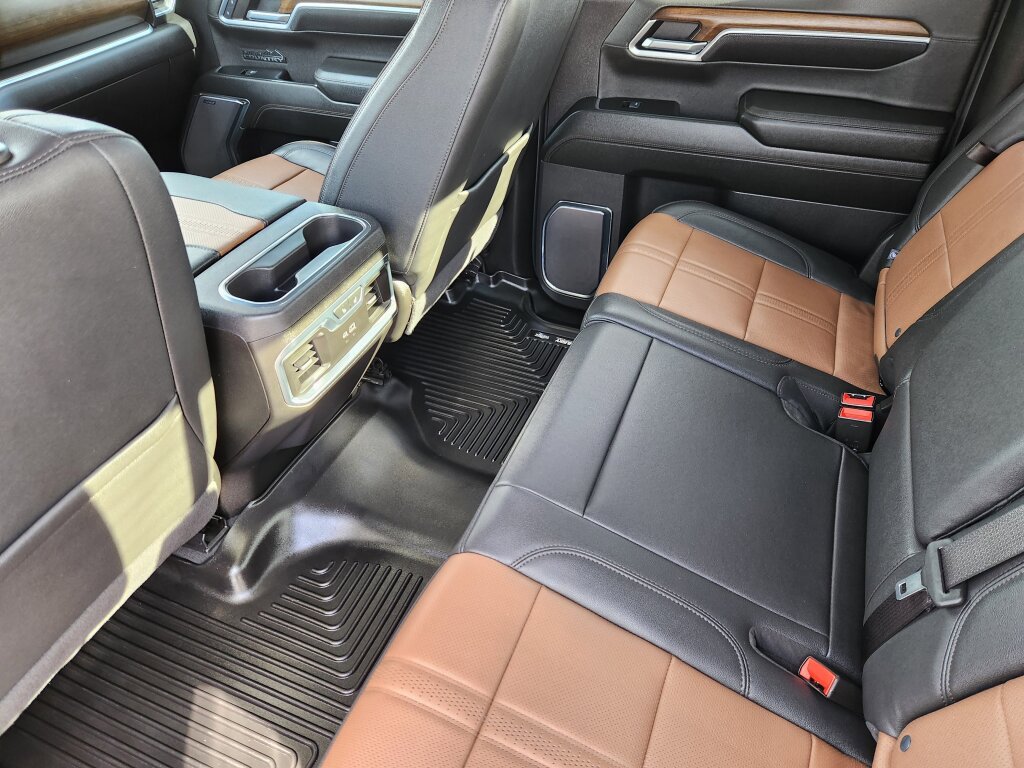 Used 2024 Chevrolet Silverado 1500 High Country w/ Technology Package image 9