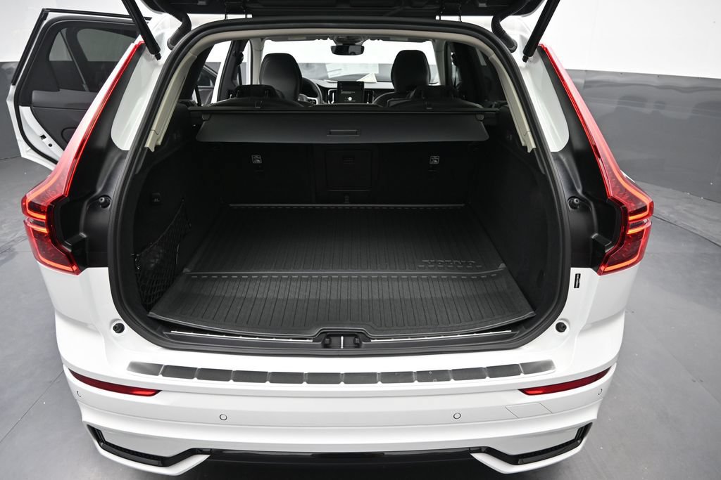 New 2027 Volvo XC60 T8 Ultra AWD/4WD image 14