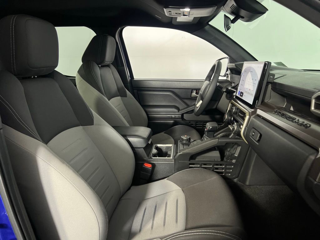 Used 2025 Toyota Tacoma TRD Off-Road image 30