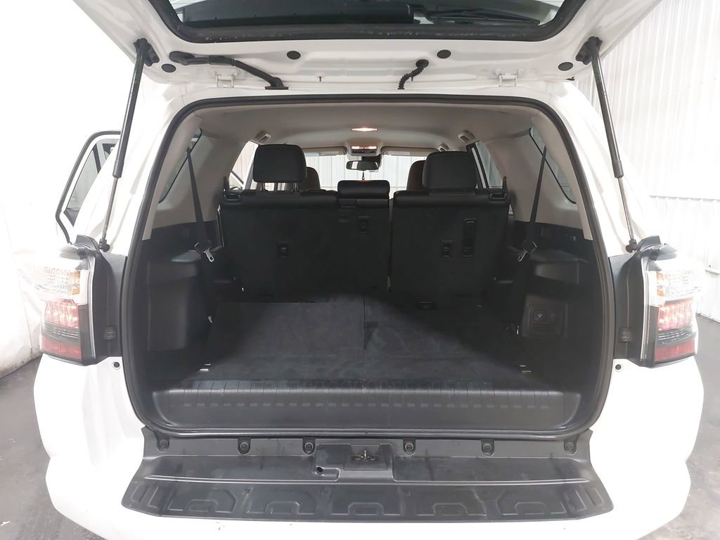Used 2021 Toyota 4Runner SR5 Premium image 14