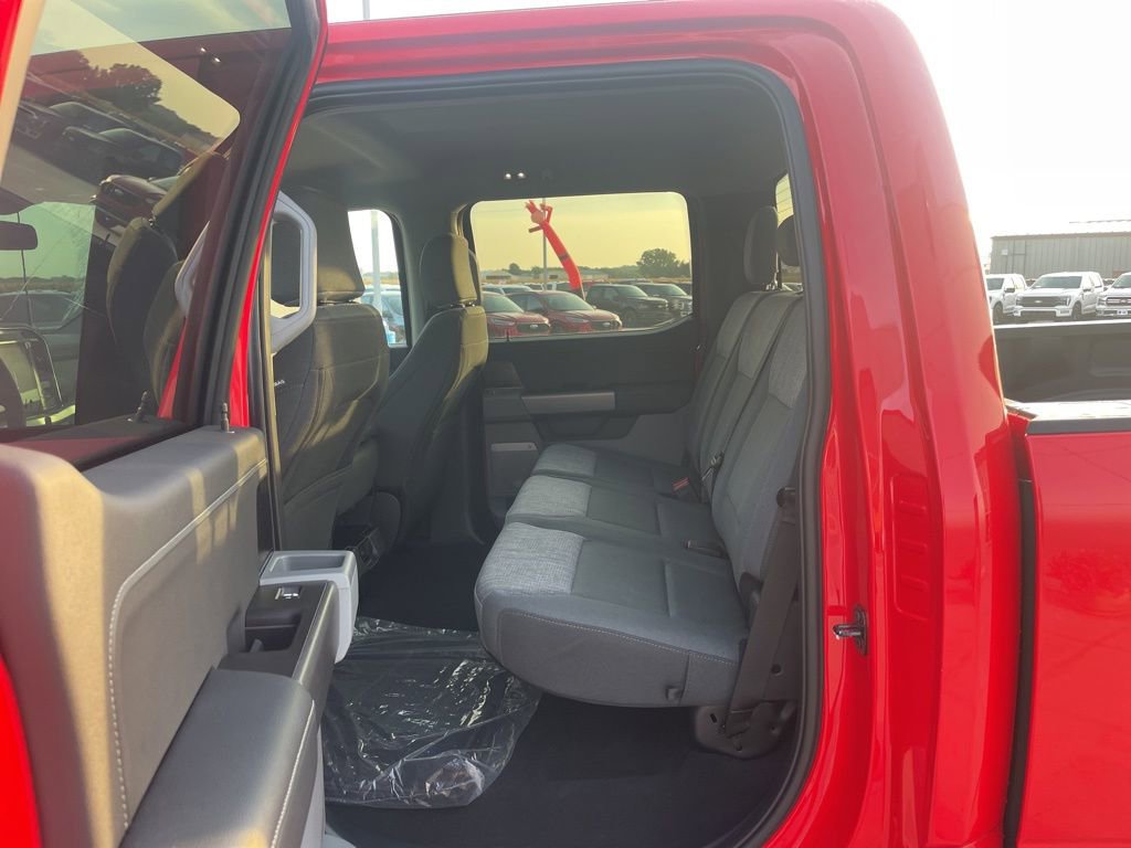 New 2026 Ford F250 XLT w/ XLT Premium Package AWD/4WD image 22
