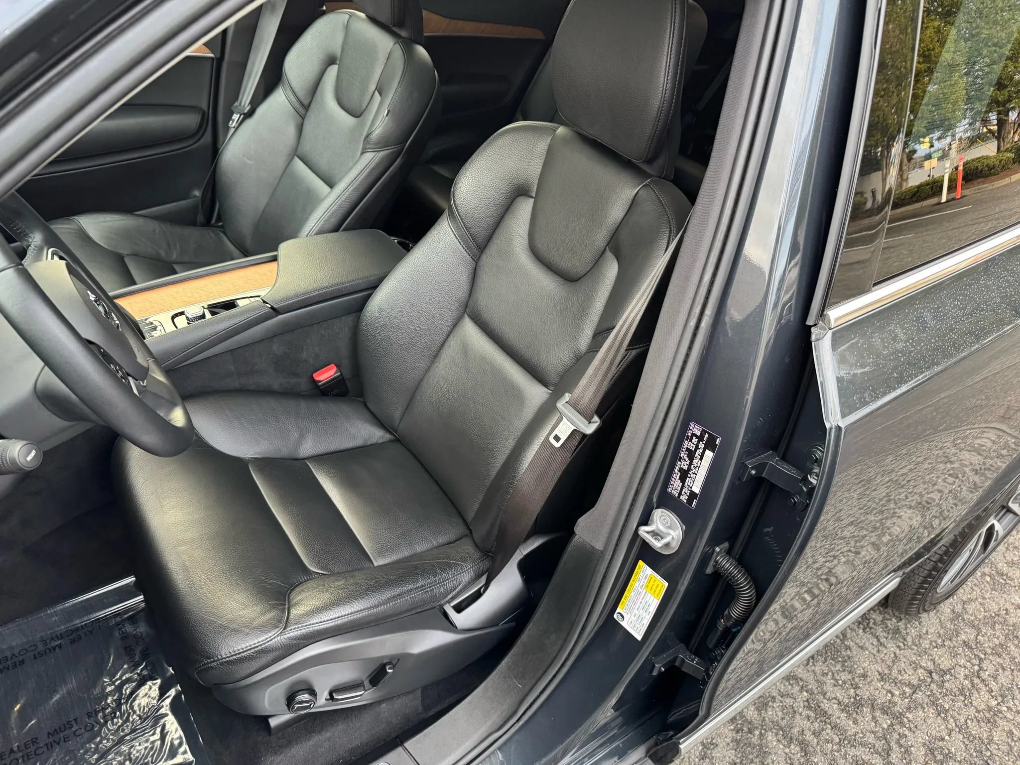 Used 2022 Volvo XC90 T8 Inscription Expression w/ Advanced Package AWD/4WD image 24