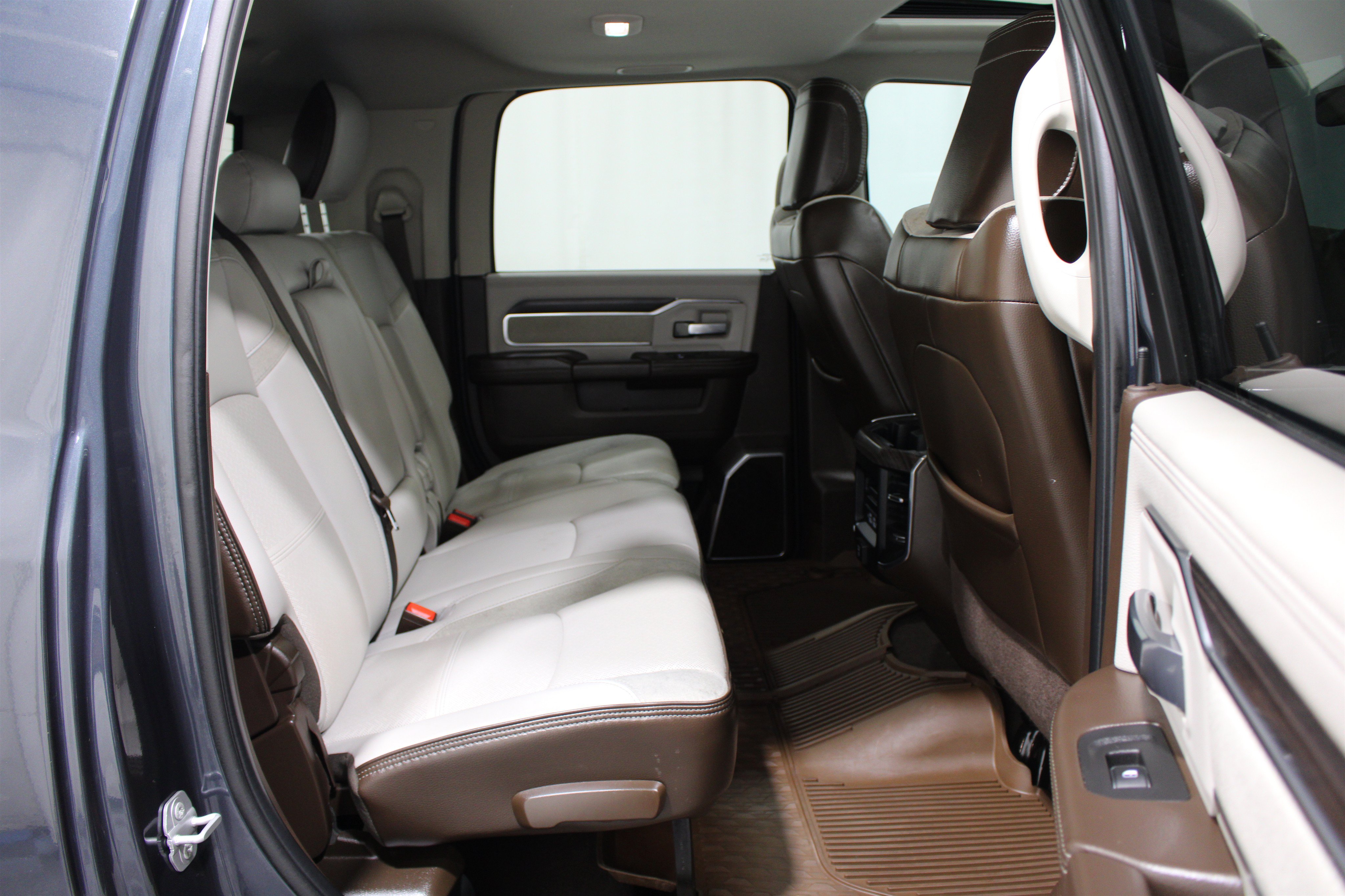 Used 2026 RAM 3500 Laramie AWD/4WD image 26