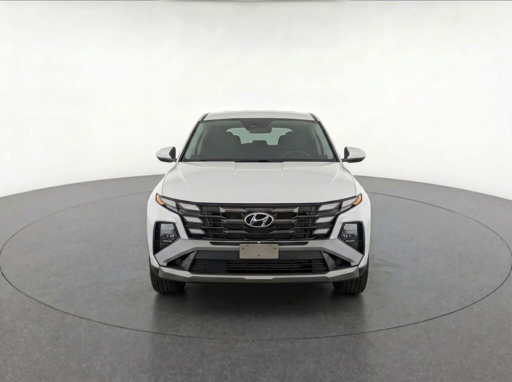 Used 2025 Hyundai Tucson SE AWD/4WD image 2