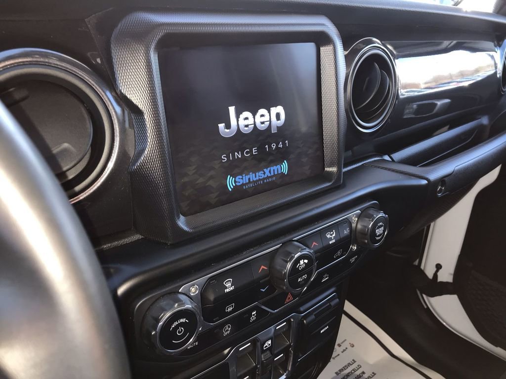 Used 2022 Jeep Gladiator Sport AWD/4WD image 16