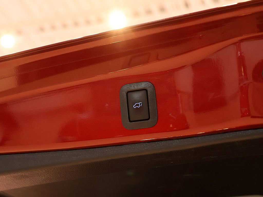 Used 2018 Toyota Highlander SE w/ Protection Package #3 AWD/4WD image 50