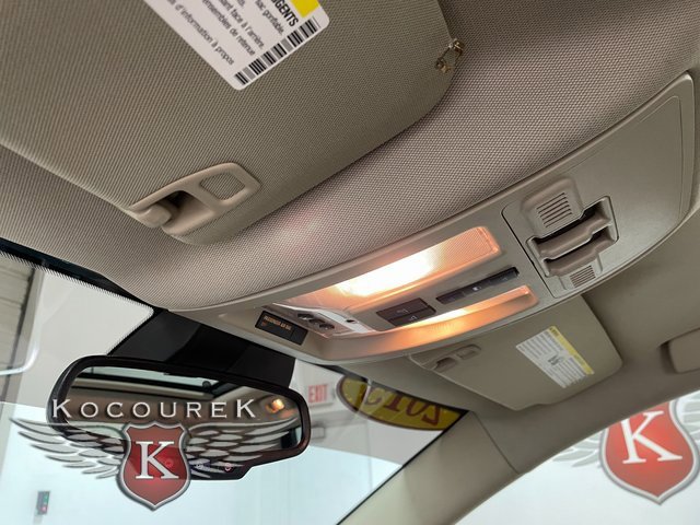 Used 2015 Cadillac SRX Luxury w/ Driver Awareness Package image 18