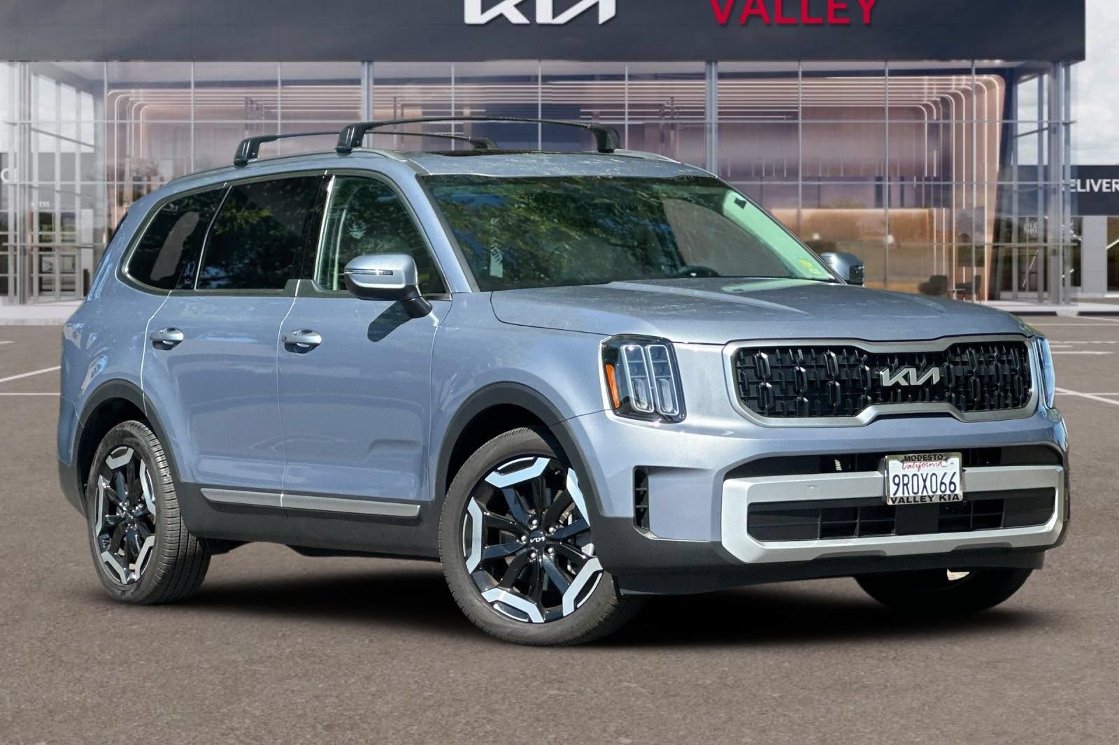 Used 2025 Kia Telluride EX AWD/4WD image 2