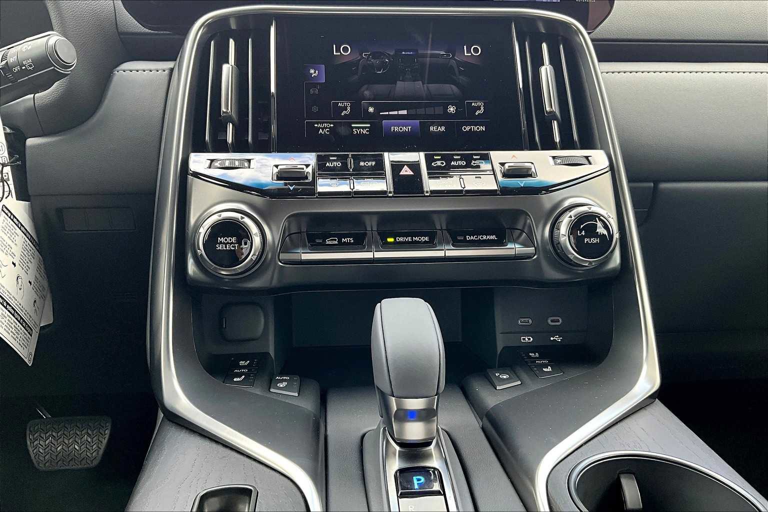 New 2025 Lexus LX 700h Luxury image 19