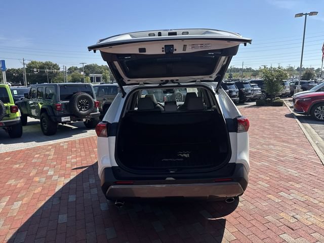 Used 2020 Toyota RAV4 Limited FWD image 29