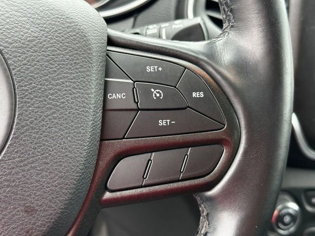 Used 2020 Jeep Cherokee Trailhawk w/ Cold Weather Group AWD/4WD image 18