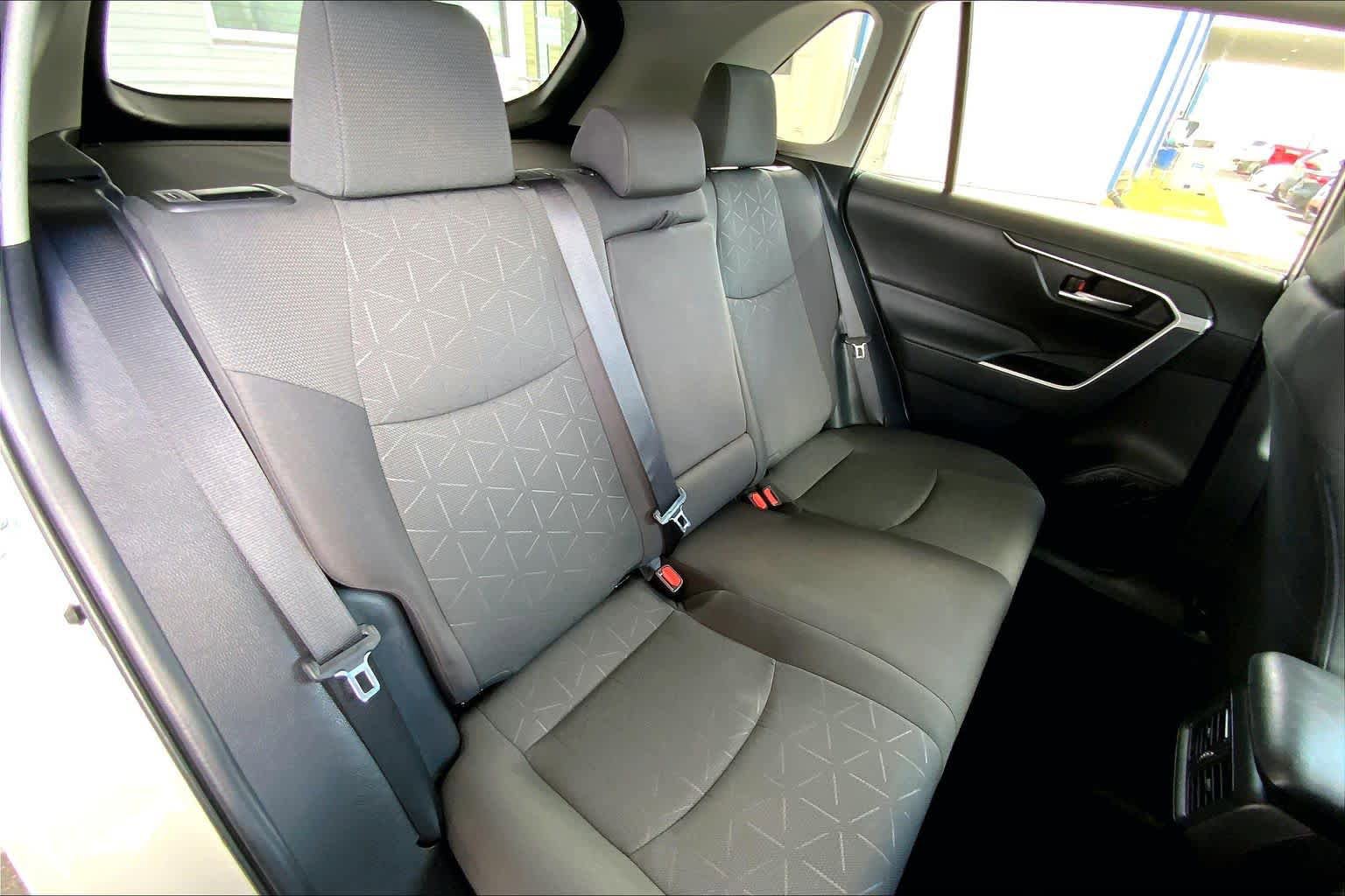 Used 2024 Toyota RAV4 XLE w/ Convenience Package FWD image 21