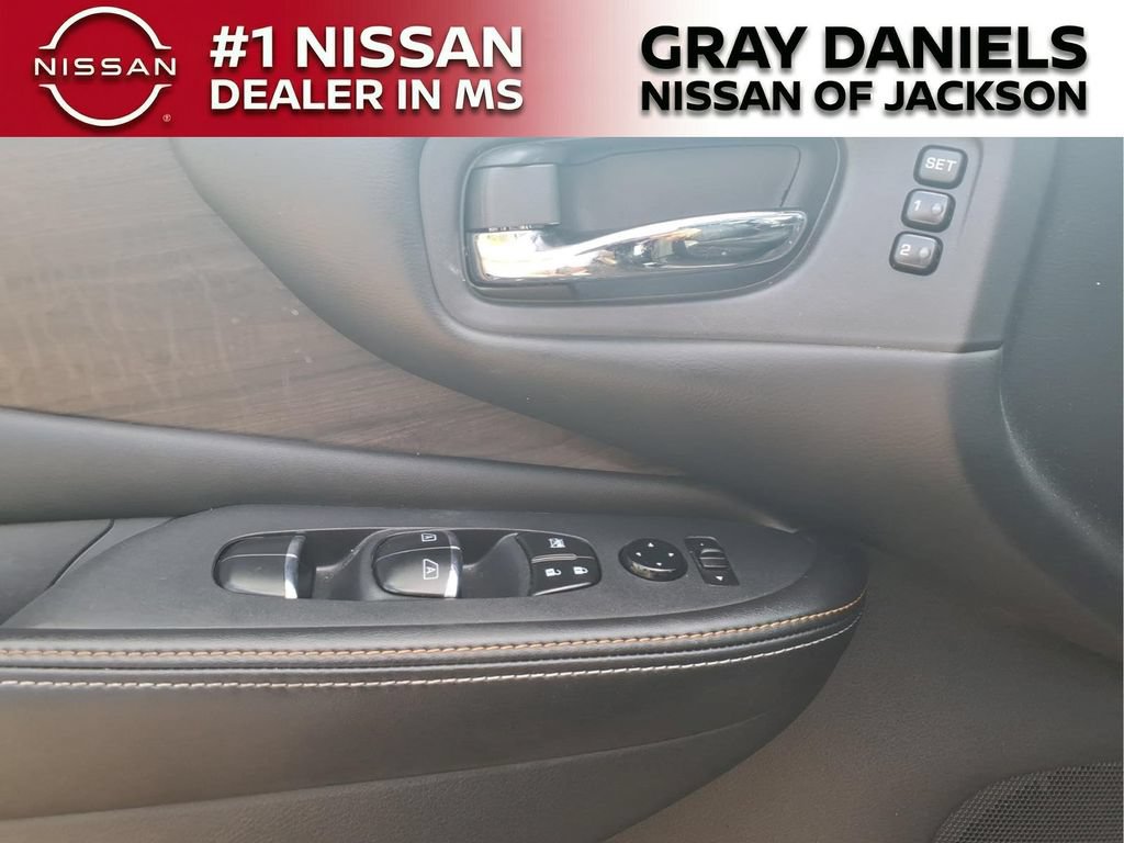 Used 2023 Nissan Murano Platinum w/ Cargo Package FWD image 12