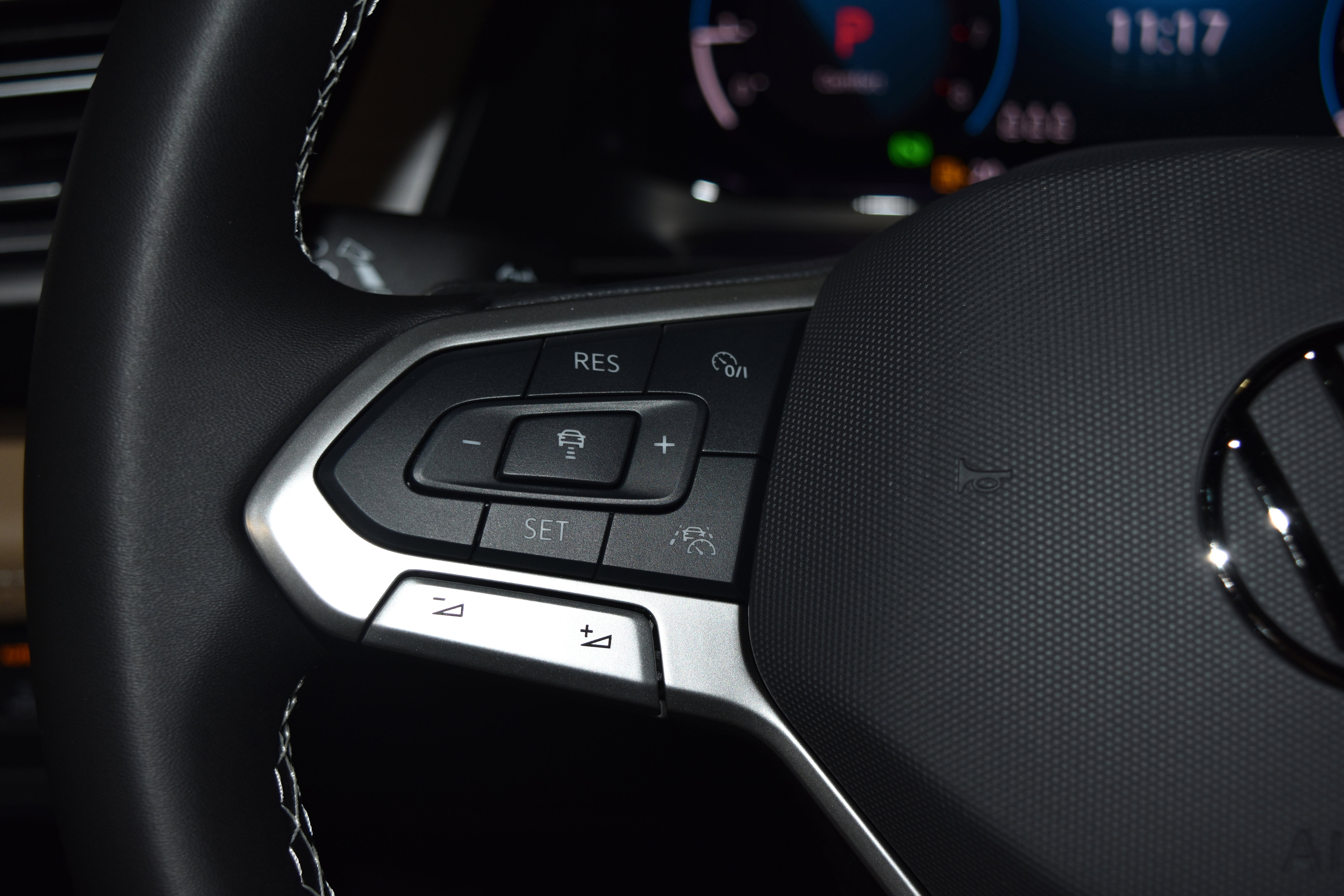 New 2025 Volkswagen Atlas Cross Sport SE image 7