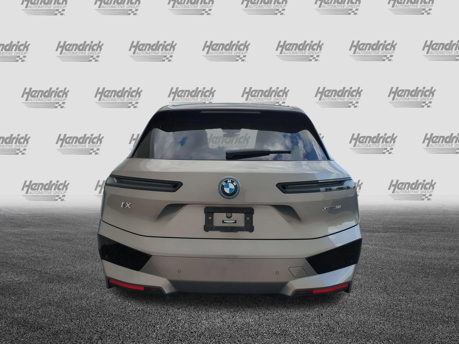 Used 2024 BMW iX xDrive50 w/ Sport Package image 8