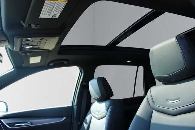 New 2025 Cadillac XT6 Luxury image 15