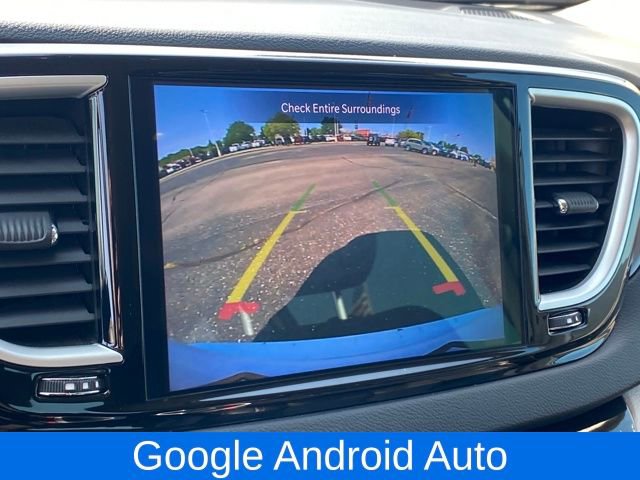 Used 2024 Chrysler Pacifica Touring-L image 11