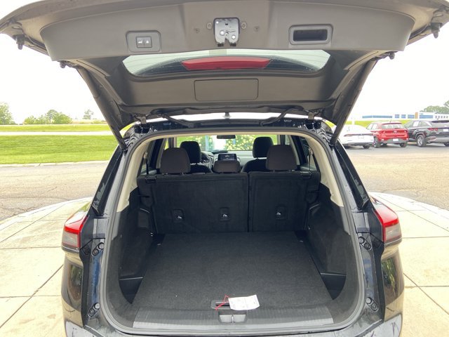 Used 2024 Nissan Rogue SV FWD image 26