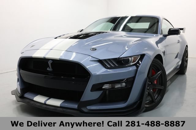 Used 2022 Ford Mustang Shelby GT500 w/ Carbon Fiber Track Pack RWD image 3