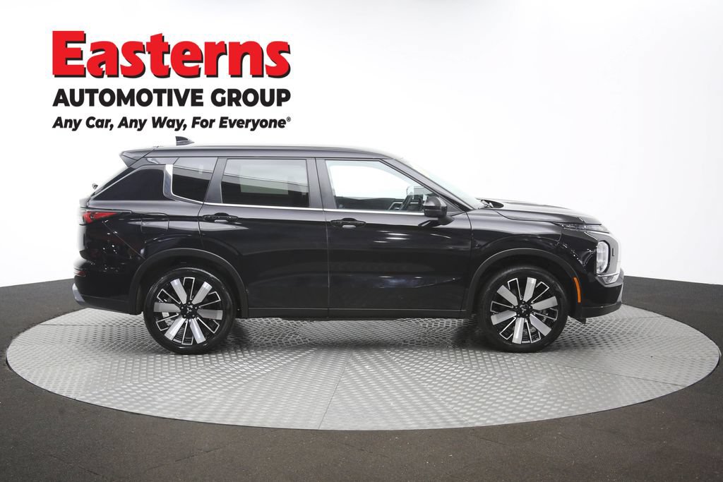 Used 2025 Mitsubishi Outlander SE AWD/4WD image 46