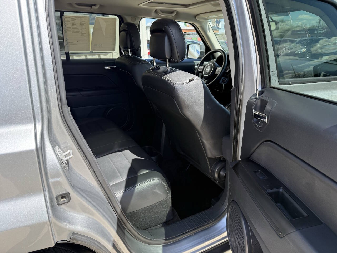 Used 2015 Jeep Patriot High Altitude AWD/4WD image 12