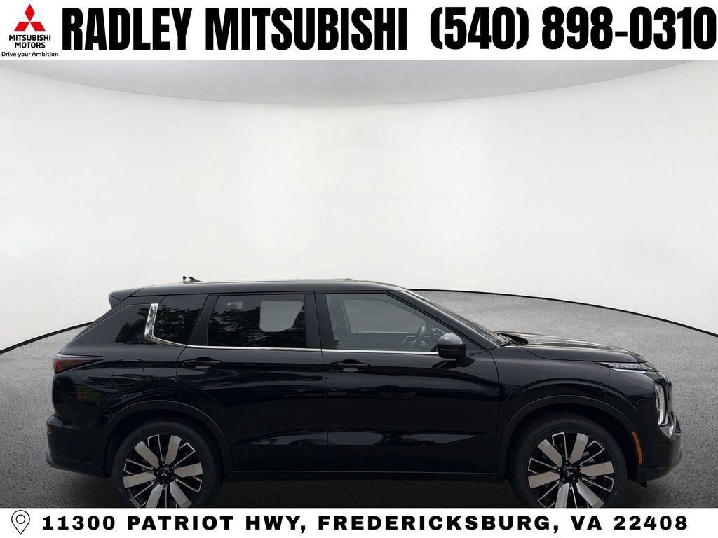 New 2026 Mitsubishi Outlander SE image 6