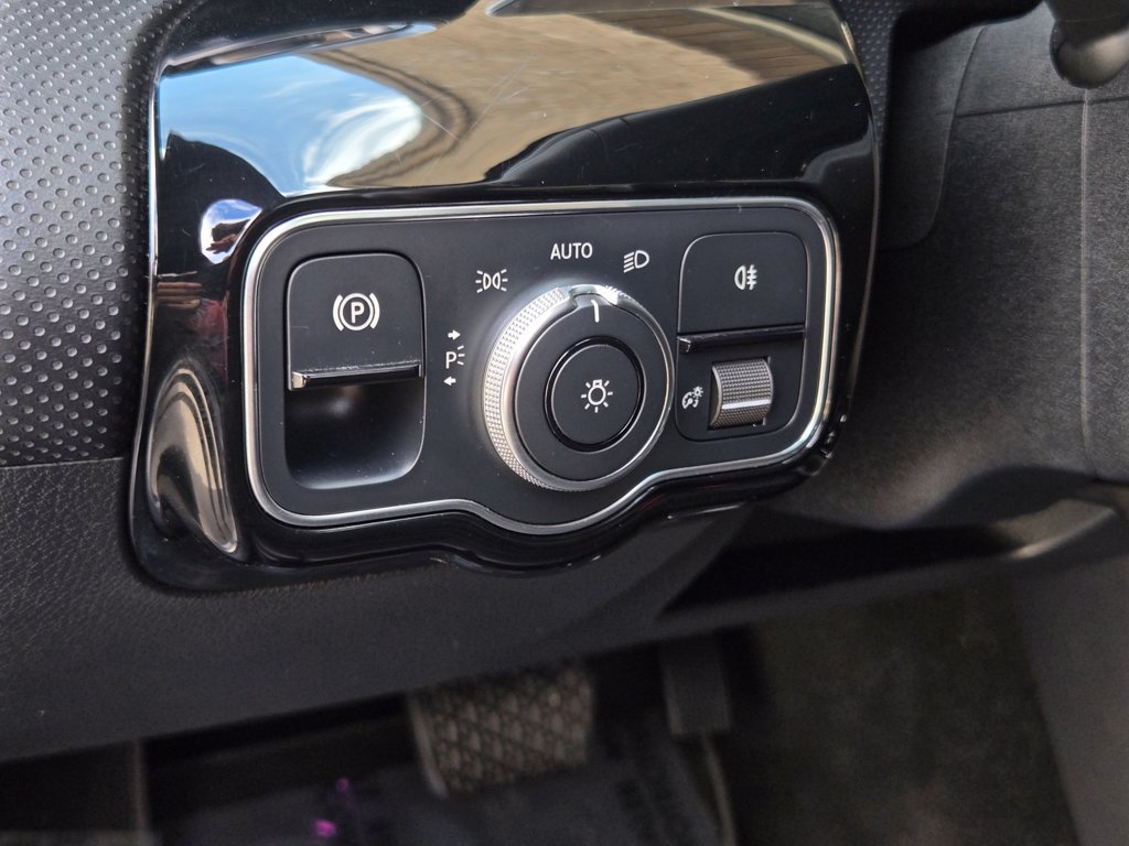Used 2020 Mercedes-Benz CLA 250 image 20
