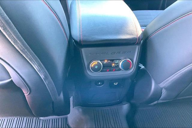 Used 2025 Ford Explorer ST-Line w/ Premium Package image 23