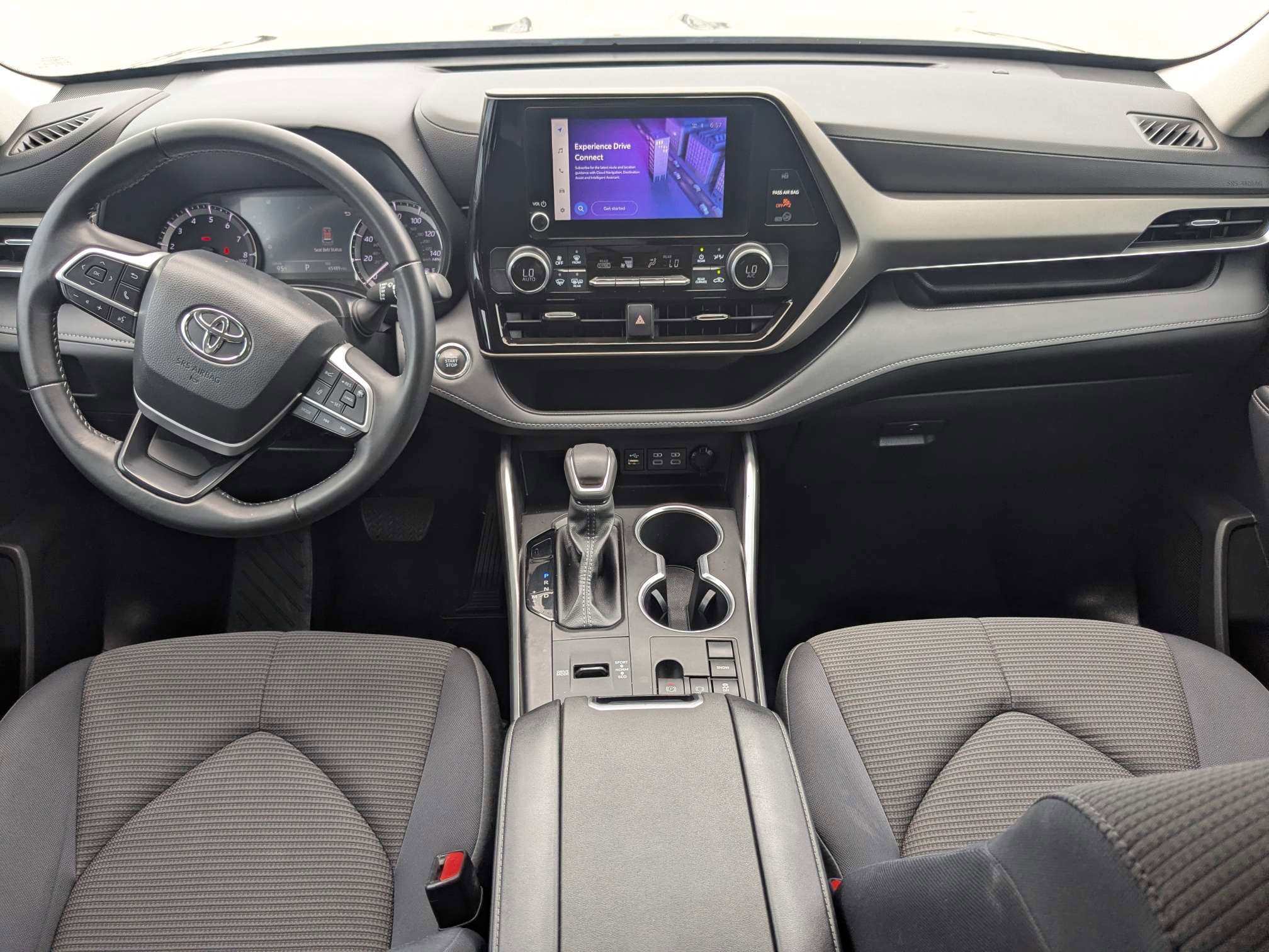 Used 2023 Toyota Highlander LE FWD image 21