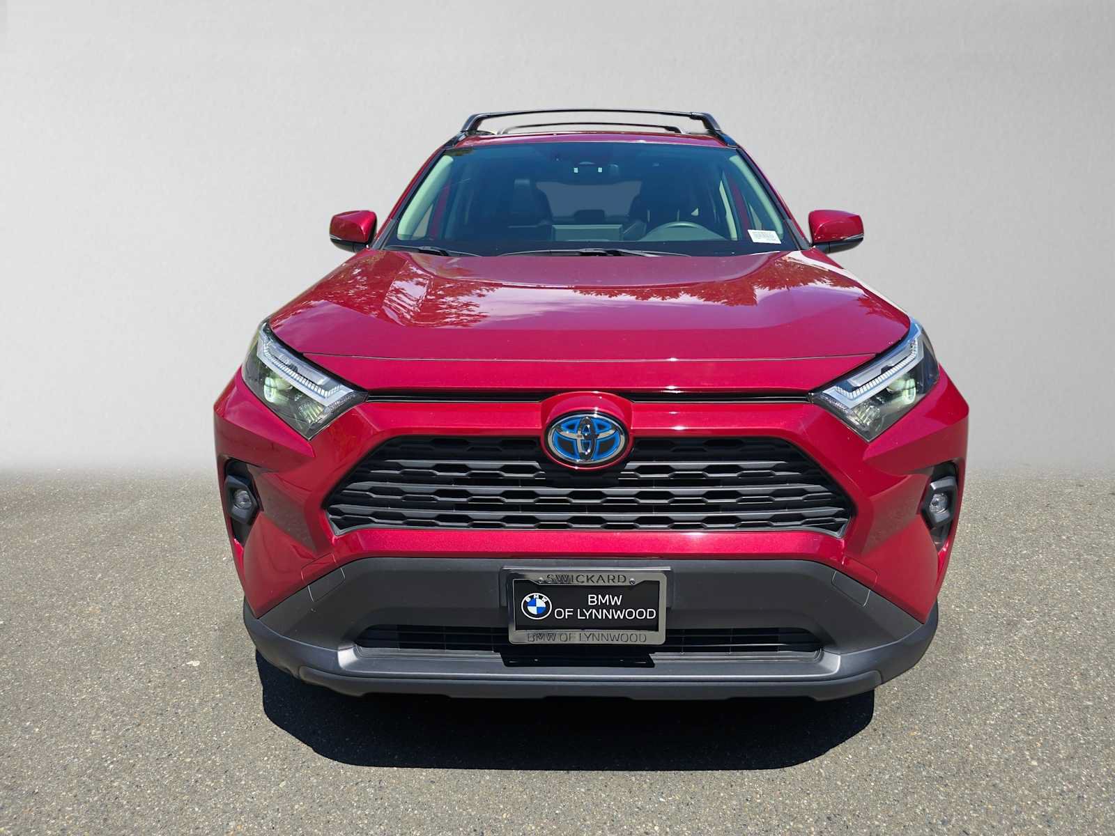 Used 2022 Toyota RAV4 XLE Premium AWD/4WD image 8