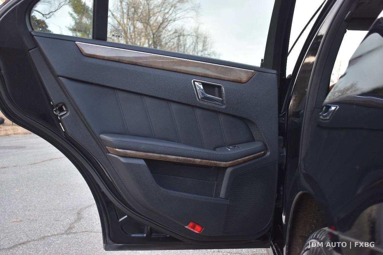 Used 2010 Mercedes-Benz E 350 Sedan image 11