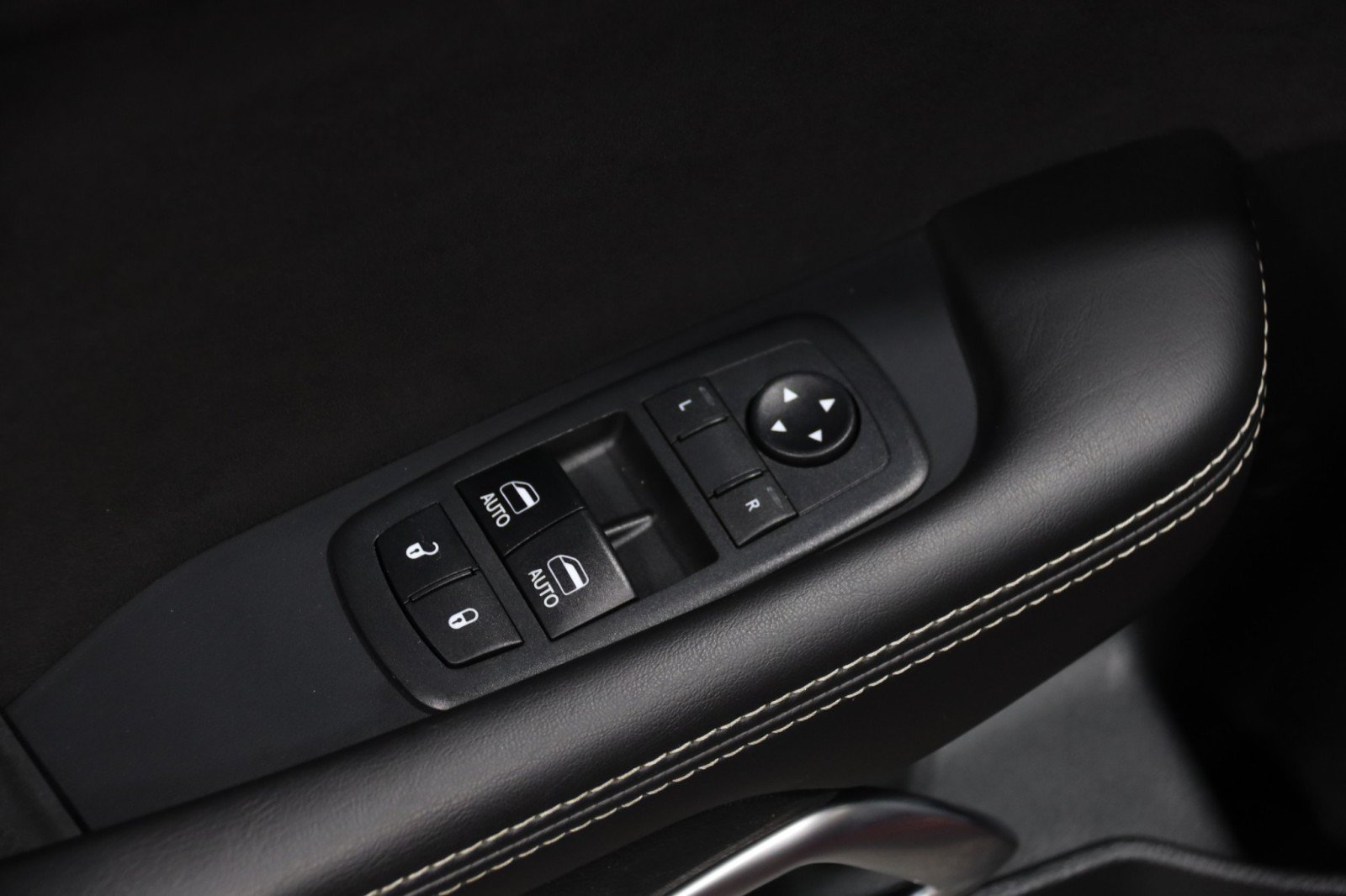 Used 2018 Dodge Challenger SRT w/ Technology Group RWD image 62