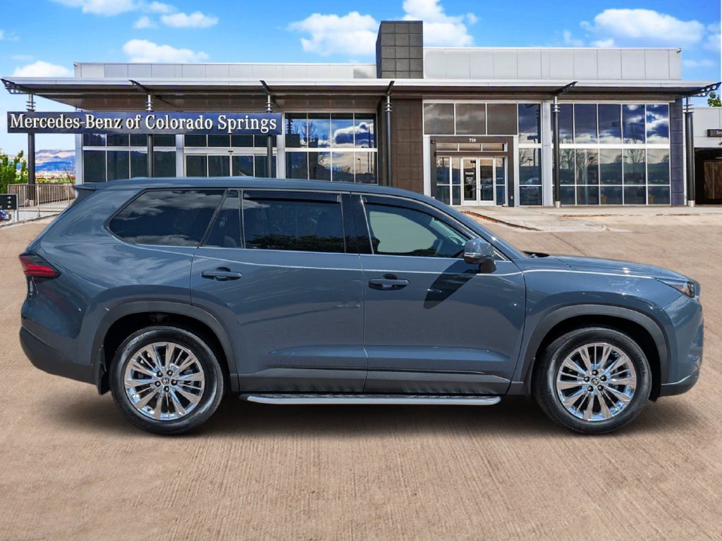 Used 2025 Toyota Grand Highlander AWD image 4