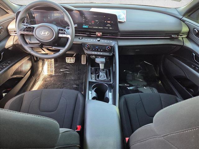 Used 2025 Hyundai Elantra SEL image 18