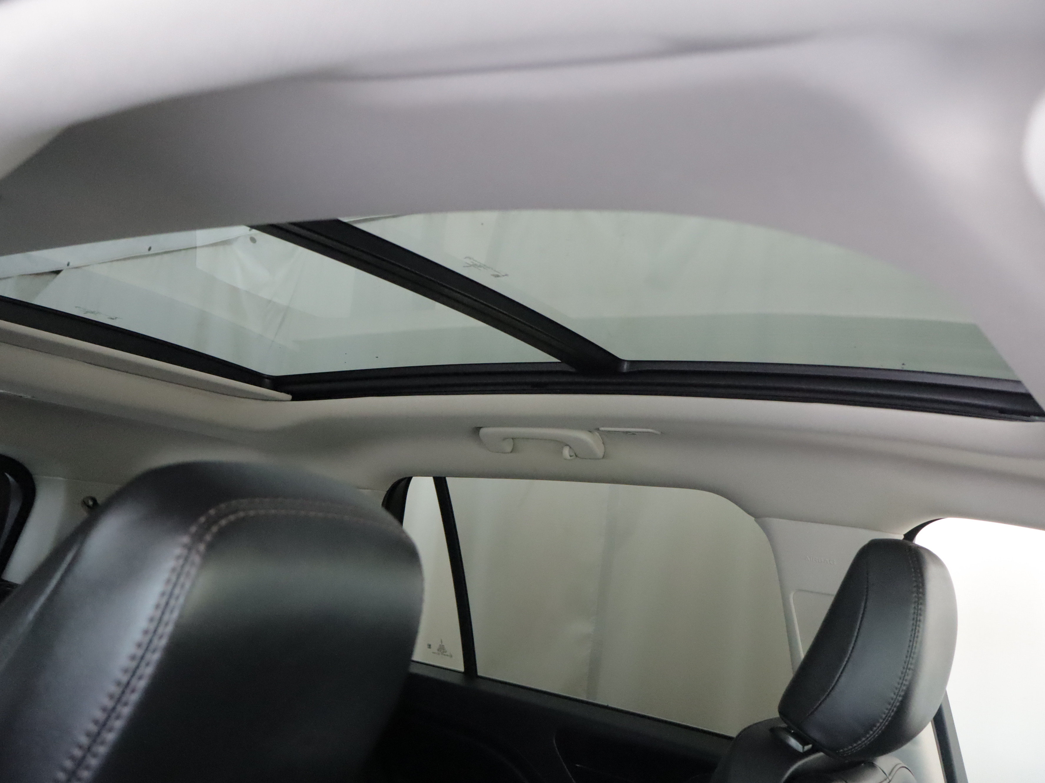 Used 2023 Lincoln Aviator AWD w/ Premium Package image 3
