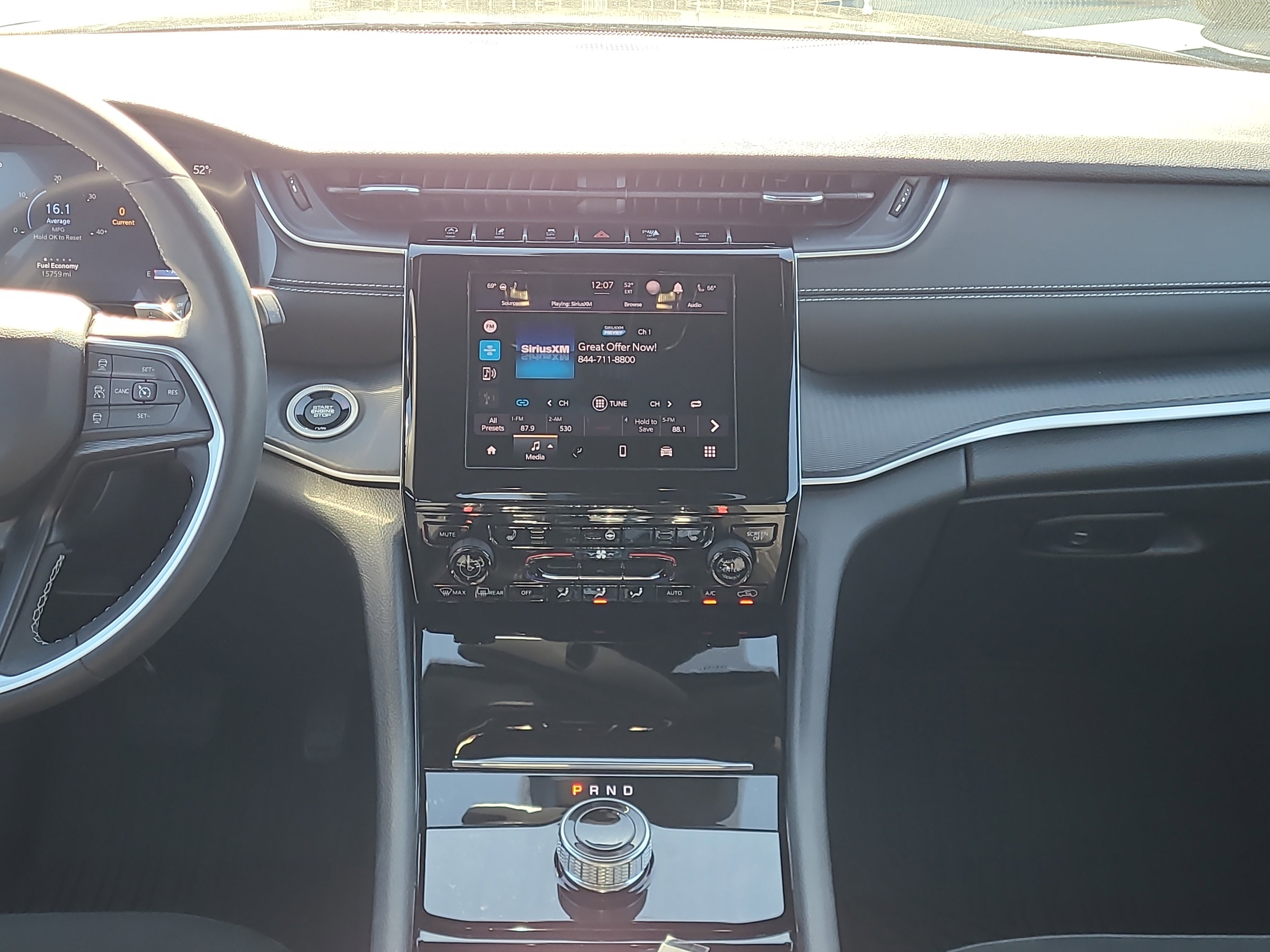 Used 2023 Jeep Grand Cherokee Altitude image 15