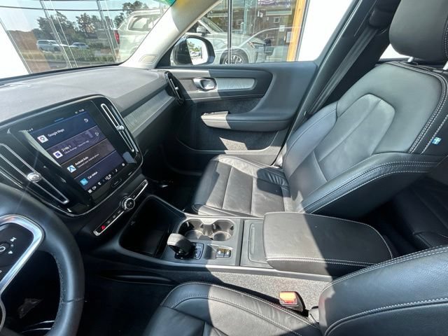Used 2024 Volvo XC40 B5 Core AWD/4WD image 21