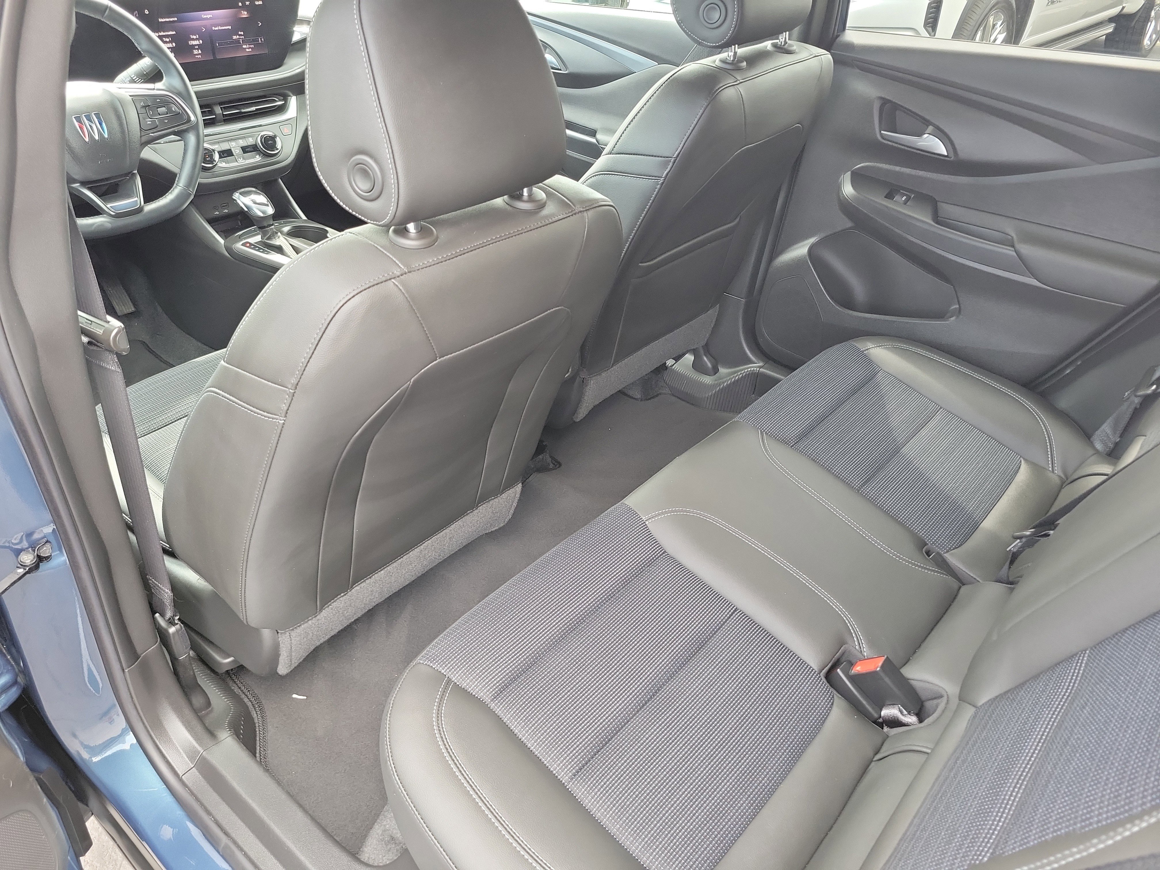 Used 2024 Buick Envista Preferred w/ Convenience I Package FWD image 12