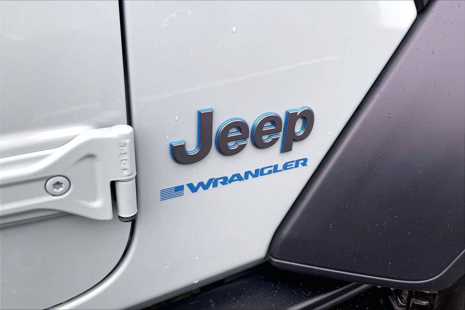 Used 2023 Jeep Wrangler Unlimited w/ Sun & Screen Package AWD/4WD image 8